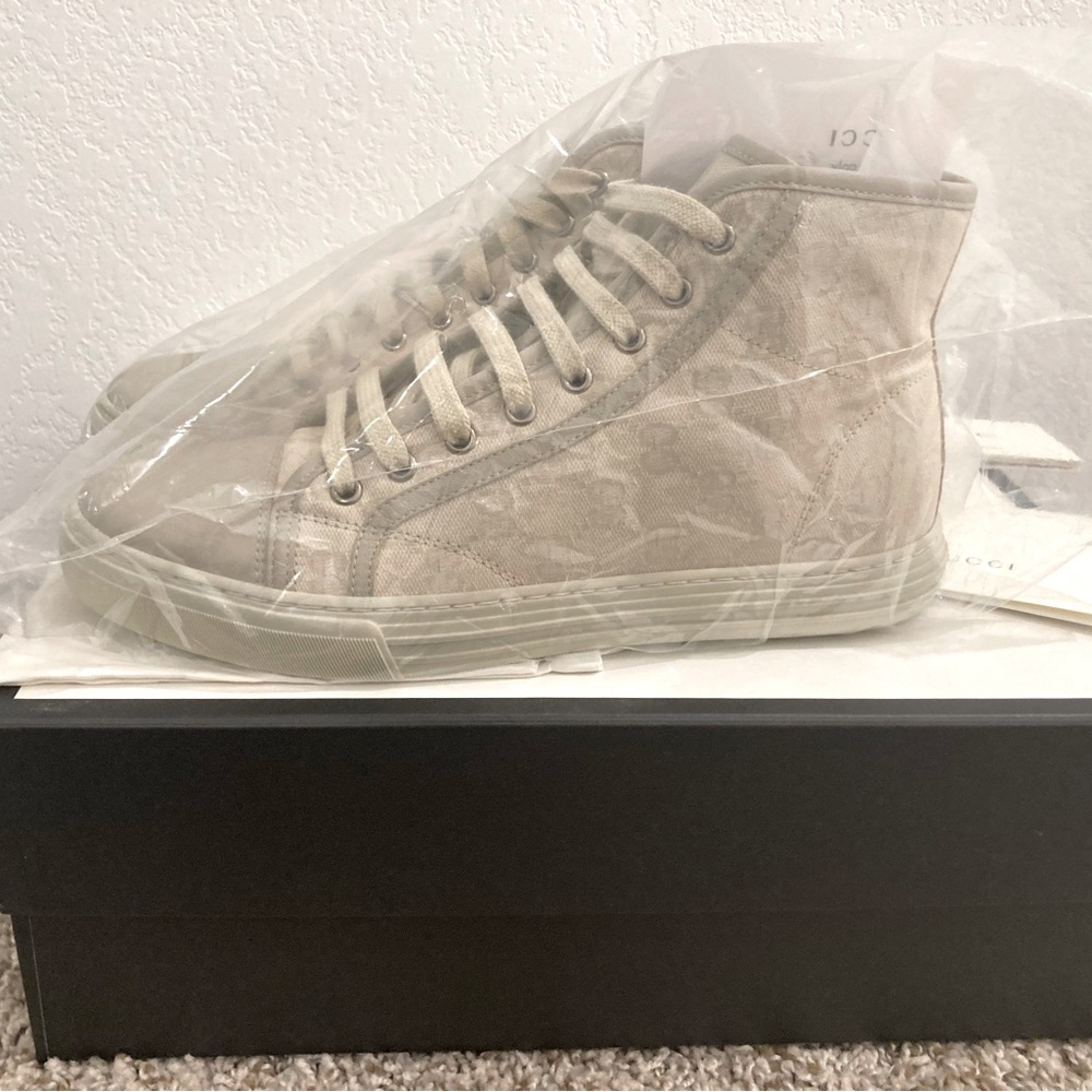 Original GUCCI Monogram High Top Sneakers. Size 7 Color:offwhite. Tags&lace